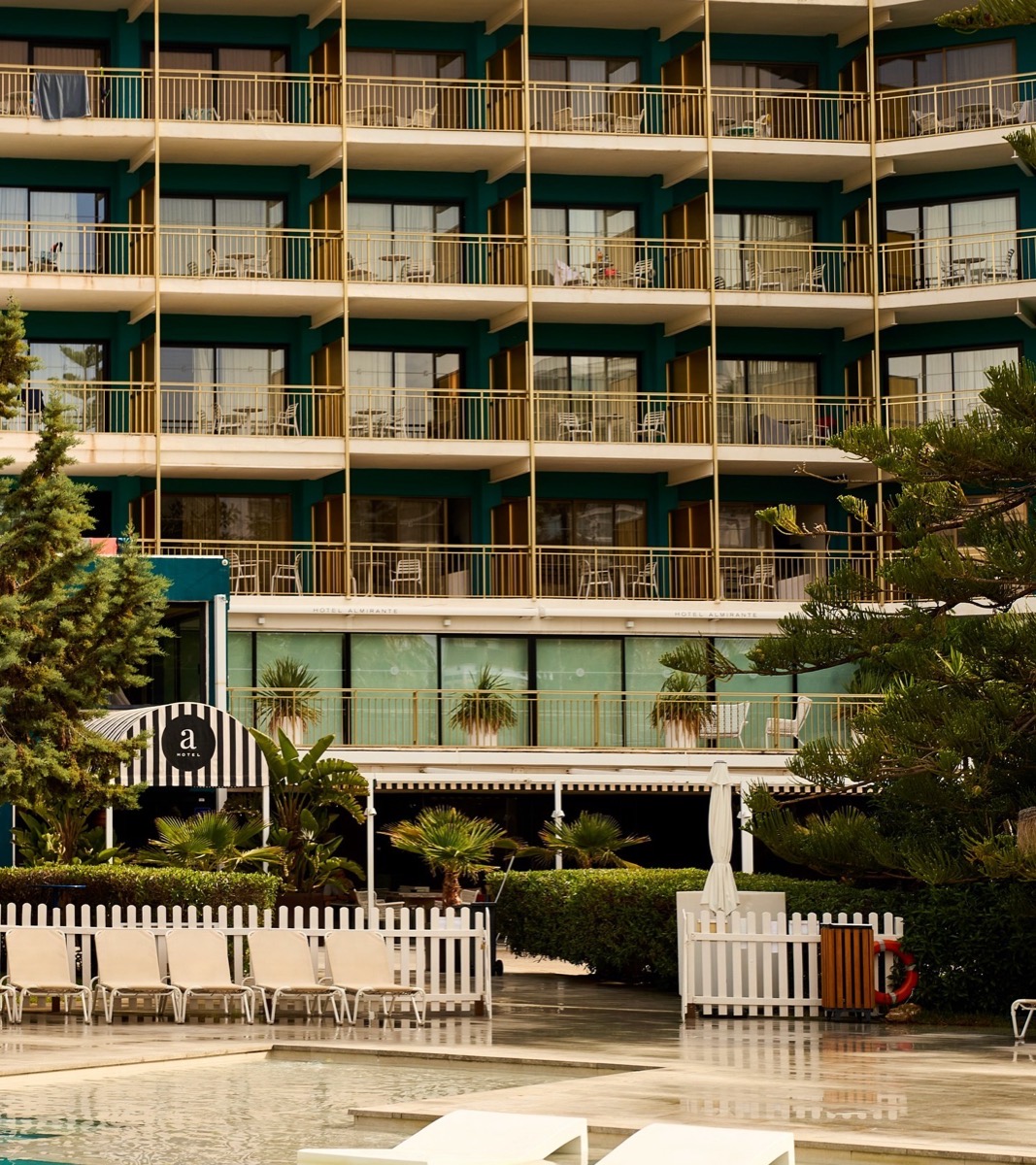 Fachada del Hotel Almirante