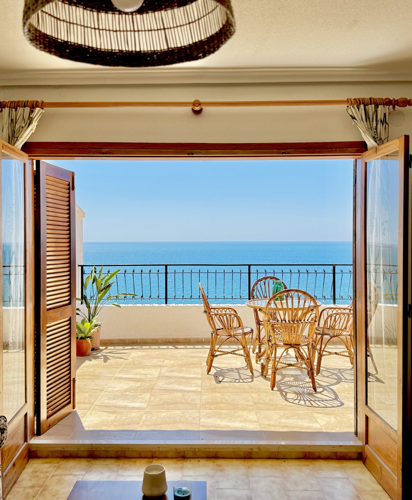 Interior de Las Olas del Mar